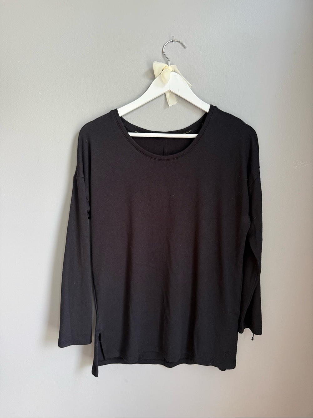 Banana Republic Black Long-Sleeve Crew Neck Top